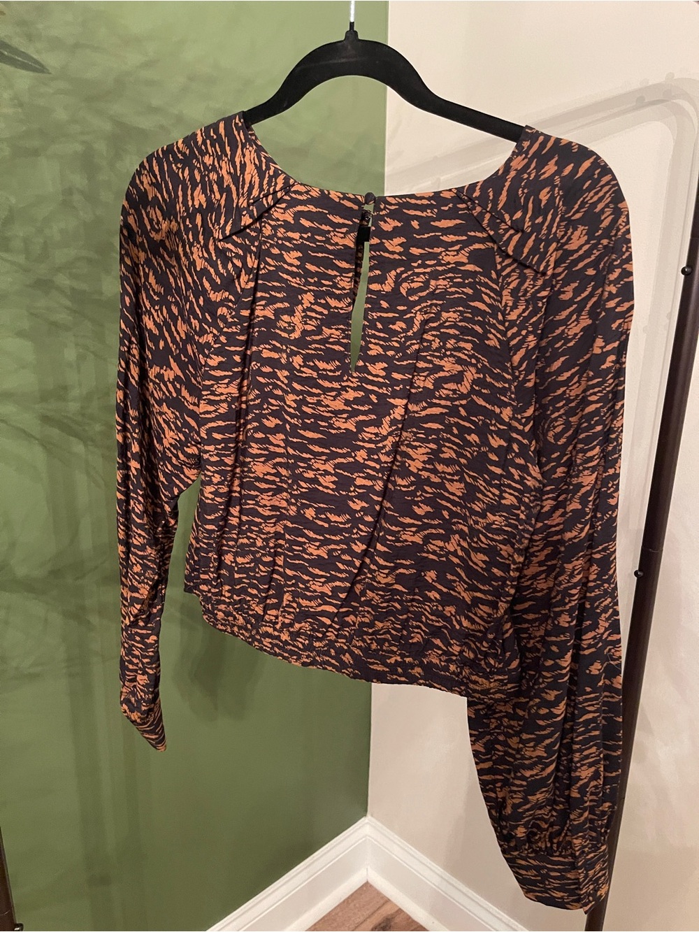 Banana Republic Black & Rust Patterned Long-Sleeve Blouse